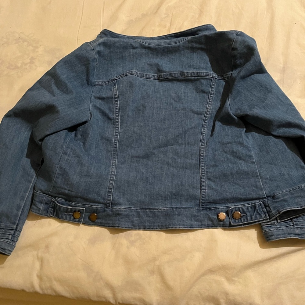 Jean jacket - Picture 4 of 4